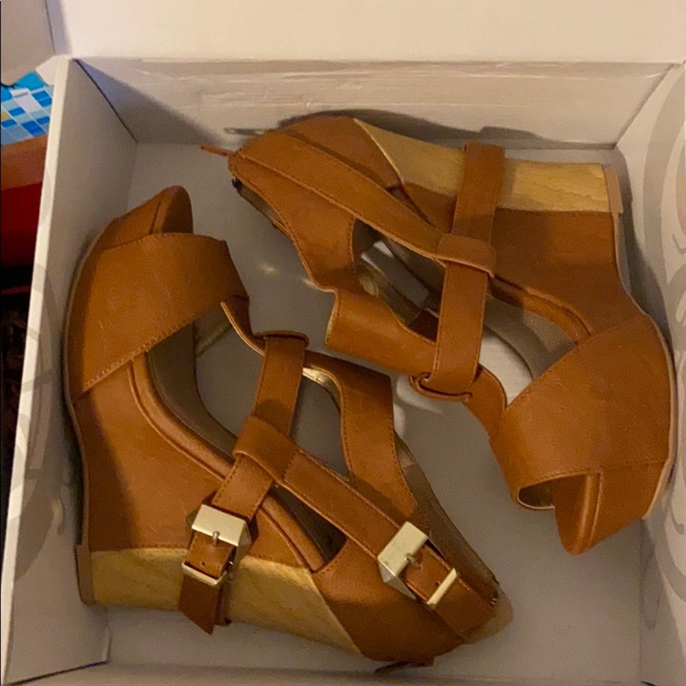 Shoe